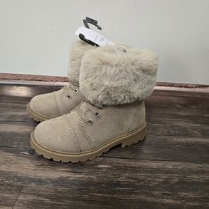 NWT Old Navy Toddler Girl Faux Fur Cuff Lace Up Boots - size 9